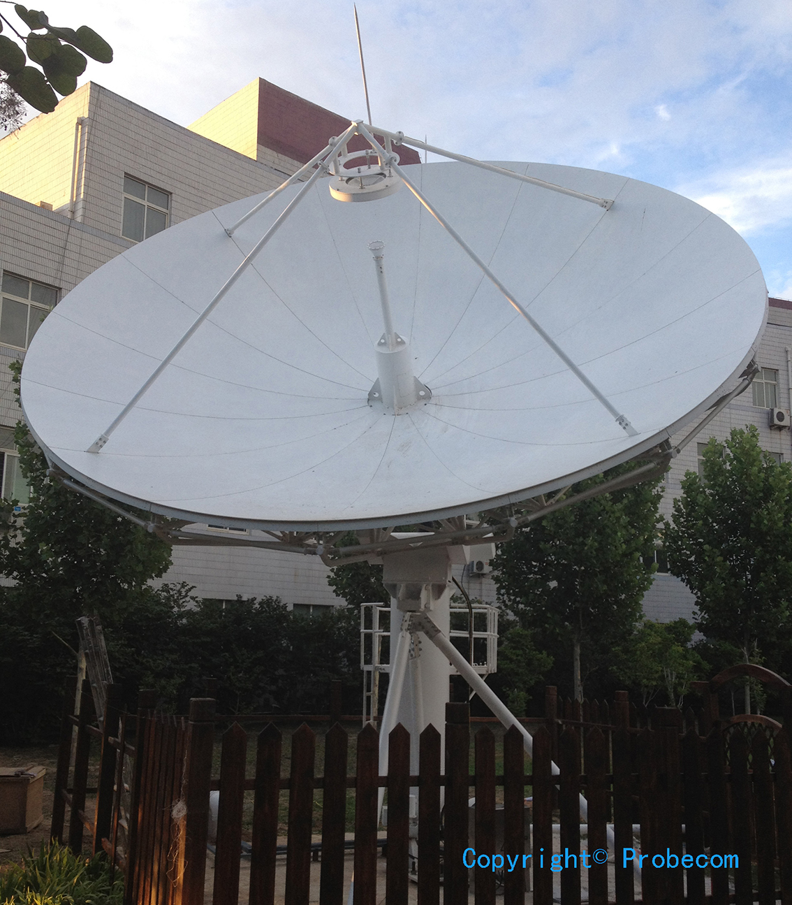 6.2m Ku band TXRX motorized antenna in Beijing.JPG
